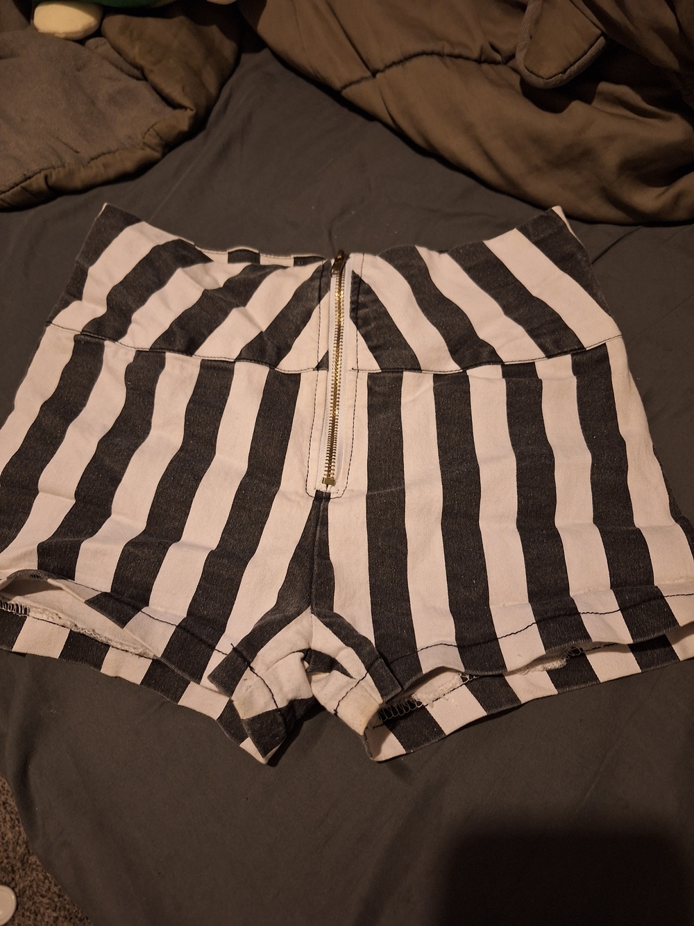 High-Waist Black and White Vertical-Stripe Women’s Shorts with Front Zip